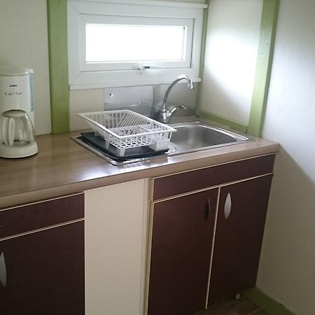 Отель Camping Des Rulieres Saint-Valerien Экстерьер фото