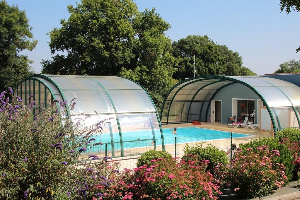 Отель Camping Des Rulieres Saint-Valerien Экстерьер фото