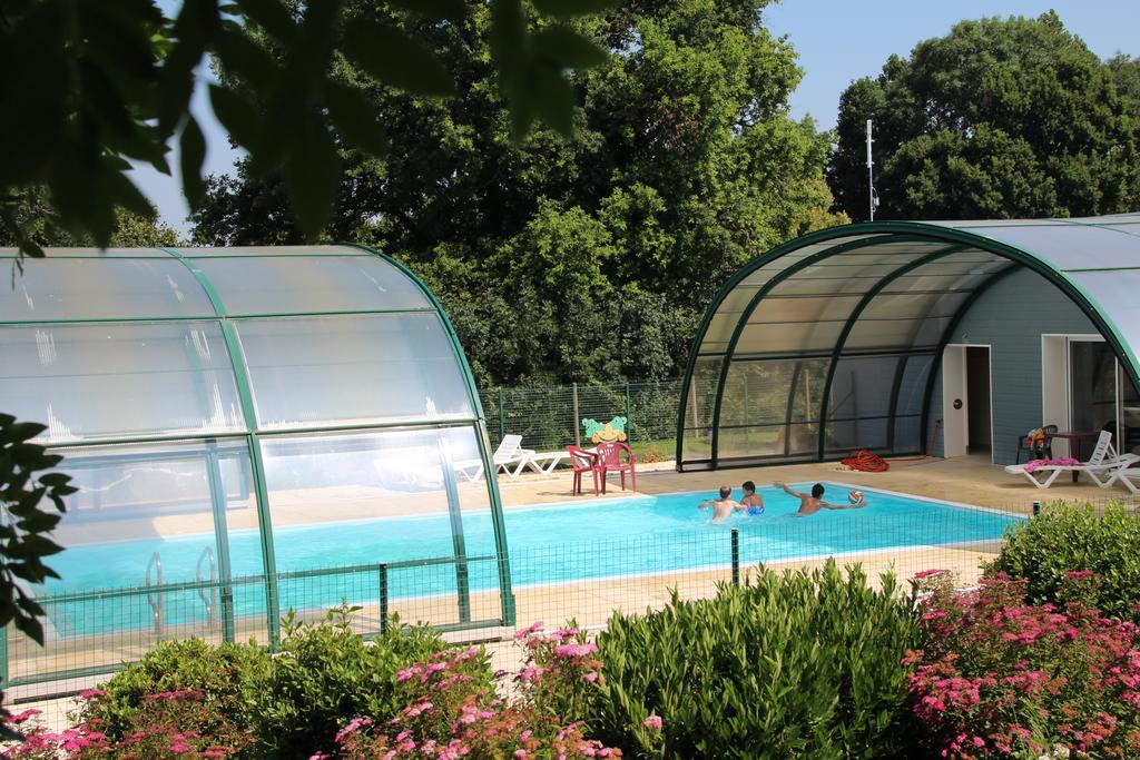 Отель Camping Des Rulieres Saint-Valerien Экстерьер фото